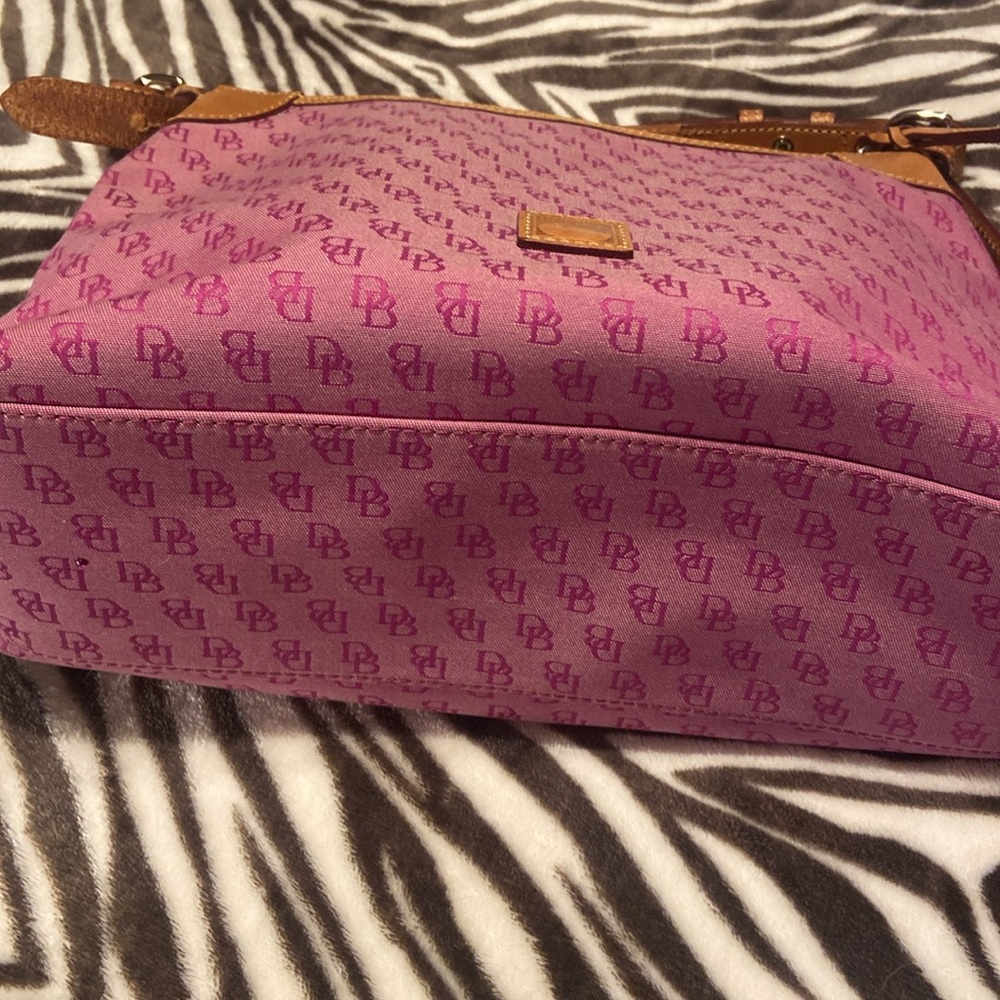 Dooney and Bourke handbag - Picture 2 of 3